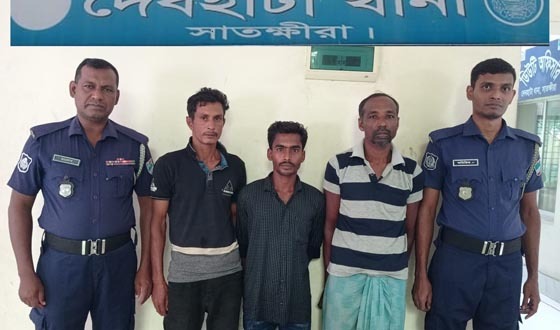 দেবহাটায় ইয়াবাসহ ৩ আসামী আটক, মামলা দায়ের