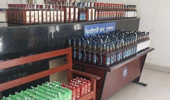 ঝিনাইগাতীতে ৬০০ বোতল ভারতীয় মদ জব্দ