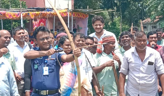 বীরগঞ্জে আন্তর্জাতিক আদিবাসী দিবস উপলক্ষে তীঁর ধনুক প্রতিযোগিতা