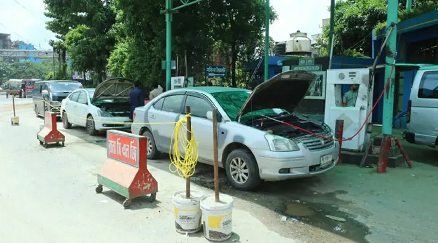 স্বাভাবিক হতে শুরু করেছে গ্যাস সরবরাহ, সিএনজি স্টেশনে কমেছে ভোগান্তি