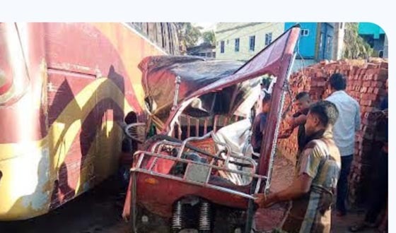 শরণখোলায় হামিম পরিবহনের ধাক্কায় নিহত ১, আহত ৪