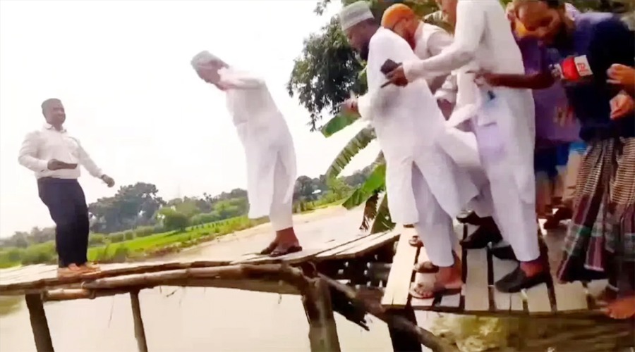 সাঁকো ভেঙে নদীর ধারে জামায়াত নেতারা, রক্ষা এমপির