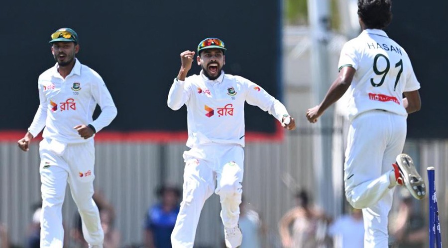 ইতিহাসের পাতায় নাম লেখালেন মিরাজ