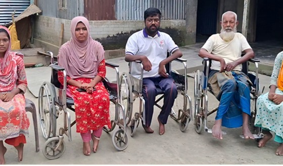 বাজিপুরে ৫ ভাই বোন শারীরিক প্রতিবন্ধী, তবুও পড়াশোনা থামেনি