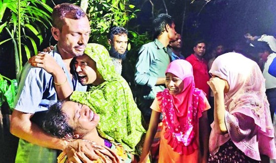 খুলনায় একই স্থানে দুই যুবককে গুলি ও কুপিয়ে হত্যা করেছে দুর্বৃত্তরা