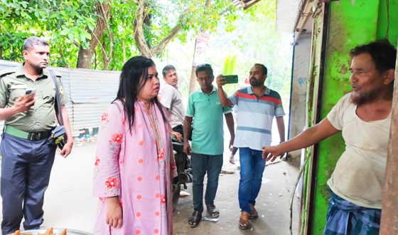বাবুগঞ্জে রহমতপুর বাজার ও খাল পরিদর্শনে ইউএনও