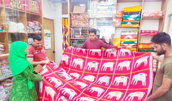 জামালপুরের হস্তশিল্প নকশীকাঁথা এখন ক্ষুদ্র ও মাঝারি শিল্পে পরিণত