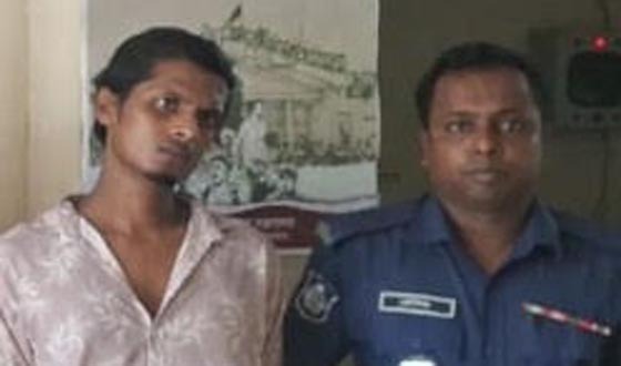 দৌলতপুরে মাদকসহ মাদক ব্যবসায়ী ও কিশোর গ্যাংয়ের লিডার আটক