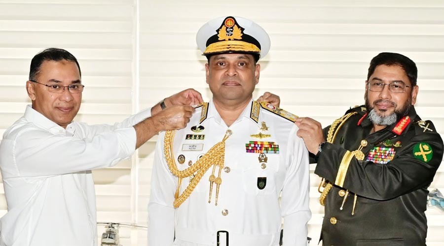 এডমিরাল পদে পদোন্নতি পেলেন নৌবাহিনী প্রধান খোন্দকার মিসবাহ উল আজীম