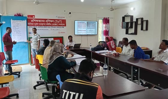 কয়রায় ইউনিয়ন দুর্যোগ ব্যবস্থাপনা কমিটির প্রশিক্ষকদের প্রশিক্ষণ
