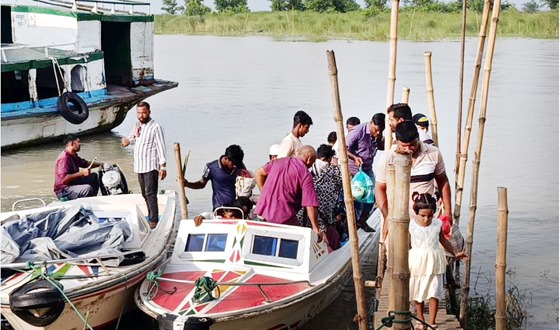 চরভদ্রাসন ঘাটে কমেছে ইজারা মূল্য বেড়েছে ভাড়া বেড়েছে