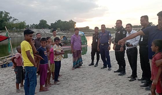 জলঢাকায় বালু উত্তোলনের দায়ে ১ লাখ টাকা জরিমানা