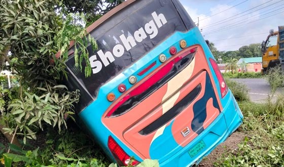 সাতক্ষীরায় সোহাগ পরিবহনের ধাক্কায় পথচারী নিহত