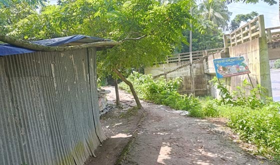 জমি অধিগ্রহণ ছাড়াই দখলের অভিযোগ প্রকৌশলীর বিরুদ্ধে