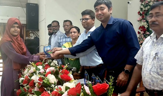 চাটমোহরে কৃতি শিক্ষার্থীদের সংবর্ধনা প্রদান