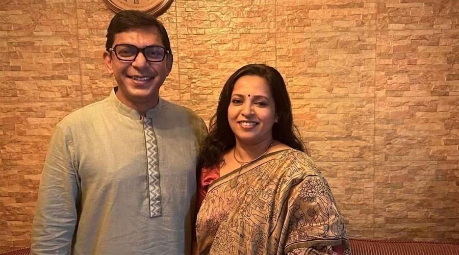 অপরিচিত ফোন কল থেকে প্রেম, না দেখেই বিয়ে, চঞ্চল-শান্তার ২০ বছরের সংসার