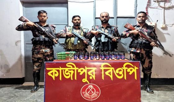 দৌলতপুর সীমান্তে ভারতীয় মাদকদ্রব্য ও চোরাচালানি মালামাল উদ্ধার