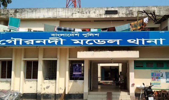 বৃদ্ধাকে মারধর করে বাড়ি থেকে উৎখাতের হুমকি, থানায় অভিযোগ