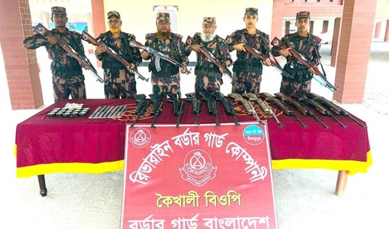 সাতক্ষীরার শ্যামনগরে বিজিবির অভিযানে অস্ত্র-গুলি উদ্ধার