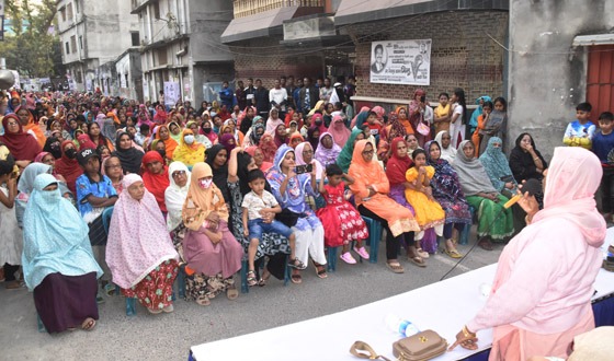 রাজশাহীর ধানের শীষের পক্ষে মহিলা দলের উঠান বৈঠক