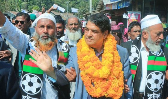 উন্নয়নের স্বার্থে ফুটবল মার্কায় ভোট ভিক্ষা চাচ্ছি: সোবহান