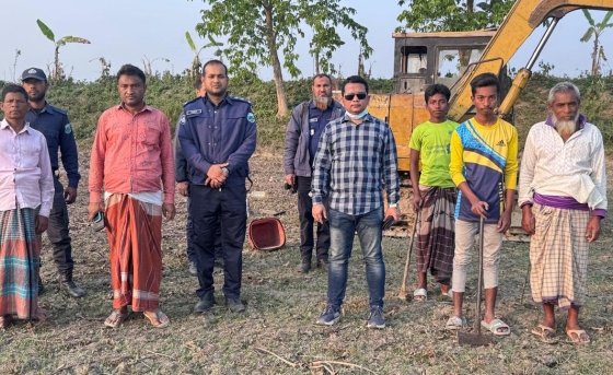 অবৈধ মাটি খননে অভিযান, বাগমারায় ৪ এক্সকাভেটর অকেজো