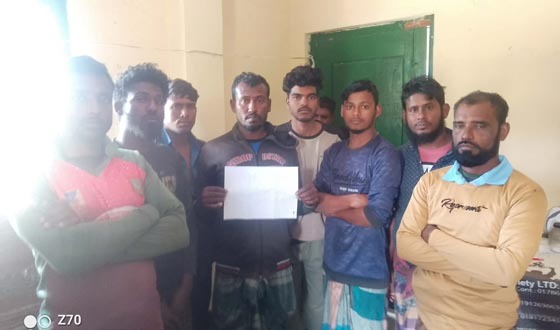 সুন্দরবনের অভয়ারণ্যে মাছ শিকার ৮ জেলে আটক