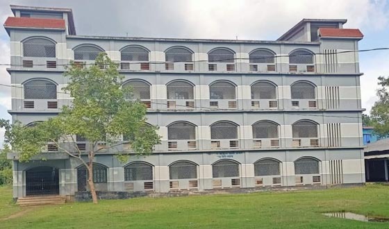 নির্মাণ হয়নি ধর্মঘর ডিগ্রি কলেজের শহীদ মিনার
