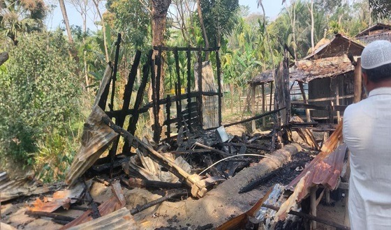 মধ্যরাতে শরণখোলায় ওয়ার্ড বিএনপি কার্যালয়ে আগুন