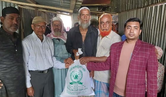 প্রবাসী দরিদ্র কল্যাণ তহবিলের উদ্যোগে ইফতার ও ঈদ সামগ্রী বিতরণ