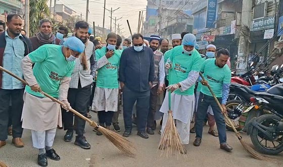 চাঁদাবাজি বন্ধের পর এবার পরিচ্ছন্নতায় এমপি আবু তালিব