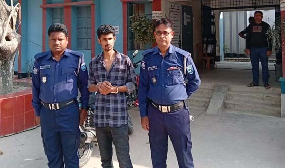 চিরিরবন্দরে ইয়াবাসেবি আটক, ভ্রাম্যমান আদালতে সাজা