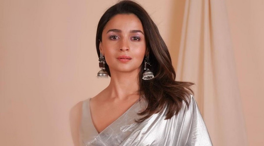 যে কারণে সোশ্যাল মিডিয়া ছাড়তে চান আলিয়া