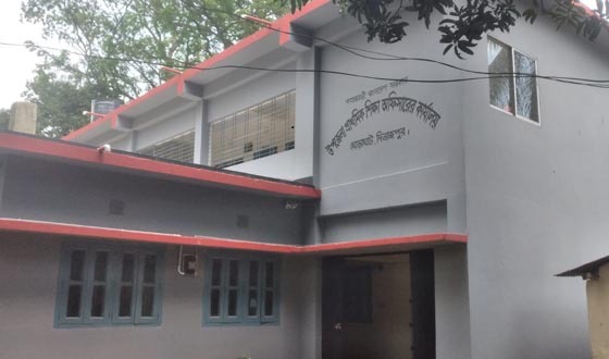 ঘোড়াঘাটে প্রধান শিক্ষিকার বিরুদ্ধে অনিয়ম ও হয়রানির অভিযোগ