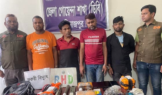 দিনাজপুরে ডাকাতির সরঞ্জামসহ ৪ সদস্য গ্রেফতার
