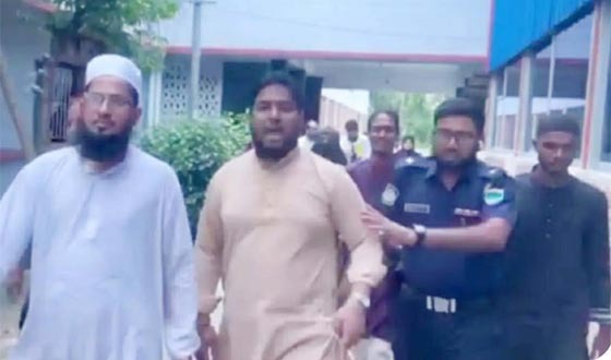পীর হত্যা মামলায় প্রধান আসামি জামায়াত নেতাসহ ২ জন কারাগারে