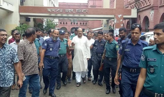 সীতাকুণ্ডে নেতা-কর্মীদের আবেগ ও ত্যাগের অগ্নিপরীক্ষা