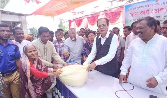 লালমনিরহাটে আকস্মিক বন্যা, ত্রাণমন্ত্রীর জরুরি খাদ্য ও আর্থিক সহায়তা
