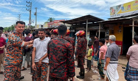 সেনবাগে গ্যাস সিলিন্ডার বিস্ফোরণে অগ্নিকাণ্ড, ৫ প্রতিষ্ঠান পুড়ে ছাই