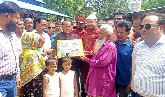 বিরলে তিন বীরশহীদ ও দুই নেতার পরিবারের খোঁজখবর নিলেন এমপি পিনাক