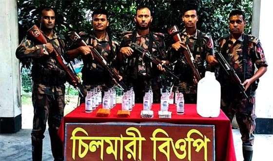 দৌলতপুর সীমান্তে  মাদক ও অন্যান্য চোরাচালানী মালামাল উদ্ধার