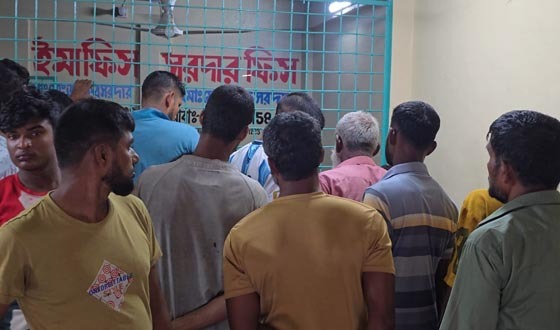কলাপাড়ায় সমুদ্রে ভাসমান অবস্থায় উদ্ধার হলো ১৬ জেলে, নিখোঁজ দুই