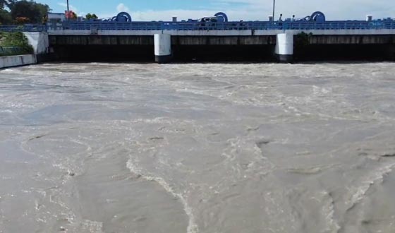 তিস্তার পানি বিপৎসীমার কাছাকাছি, আতঙ্কে তীরবর্তী মানুষ