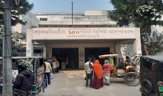 লালমনিরহাটে ফুটবল নিয়ে সংঘর্ষ, বিএনপি সমর্থকের দুই ছেলে আহত