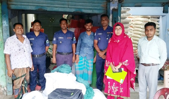 রাণীনগরে লক্ষাধীক টাকার নিষিদ্ধ রিং ও কারেন্ট জাল জব্দ