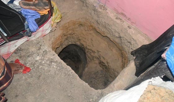 ক্ষেতলালে পঙ্গু বাবাকে জ্যান্ত কবর দিতে ঘরেই খোঁড়া হলো গর্ত