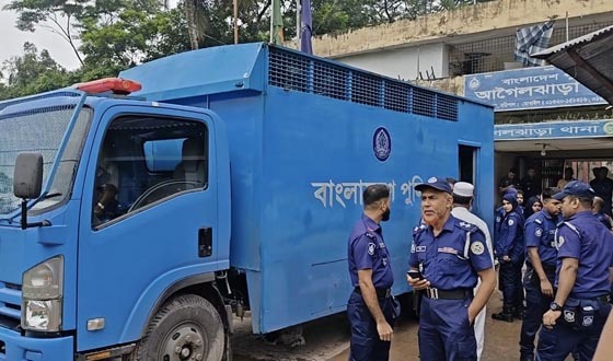আগৈলঝাড়া থানায় হামলা, সারে তিনশত আসমী, গ্রেপ্তার ১৮