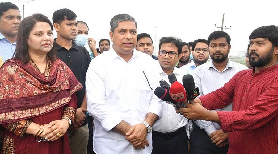 আমিনবাজারে মহাসড়কের বর্জ্য সরিয়ে লাগানো হবে নিমগাছ: প্রতিমন্ত্রীর