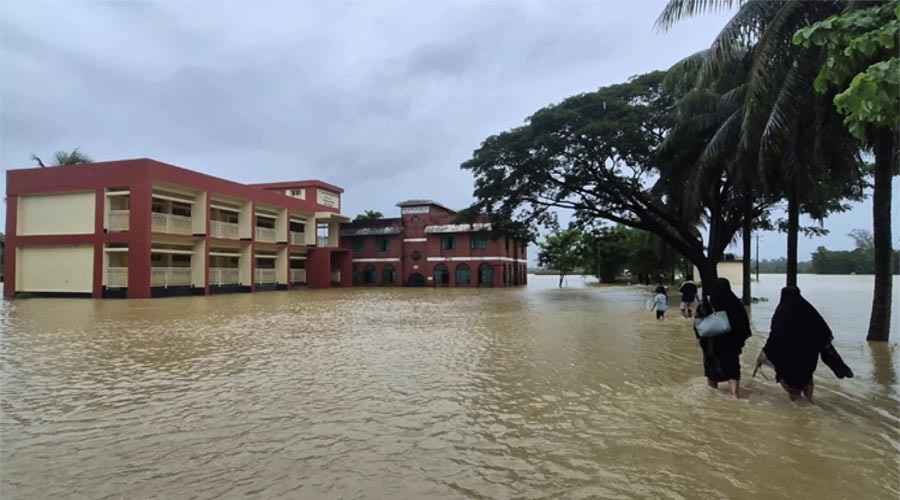 কক্সবাজারে বন্যা ও পাহাড়ধসে ২৬ প্রাণহানি, দুর্ভোগে তিন লাখের বেশি মানুষ