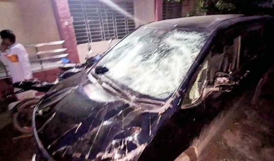 ইসলামপুরে সভাপতি-সাধারণ সম্পাদকের গাড়ি ভাঙচুর